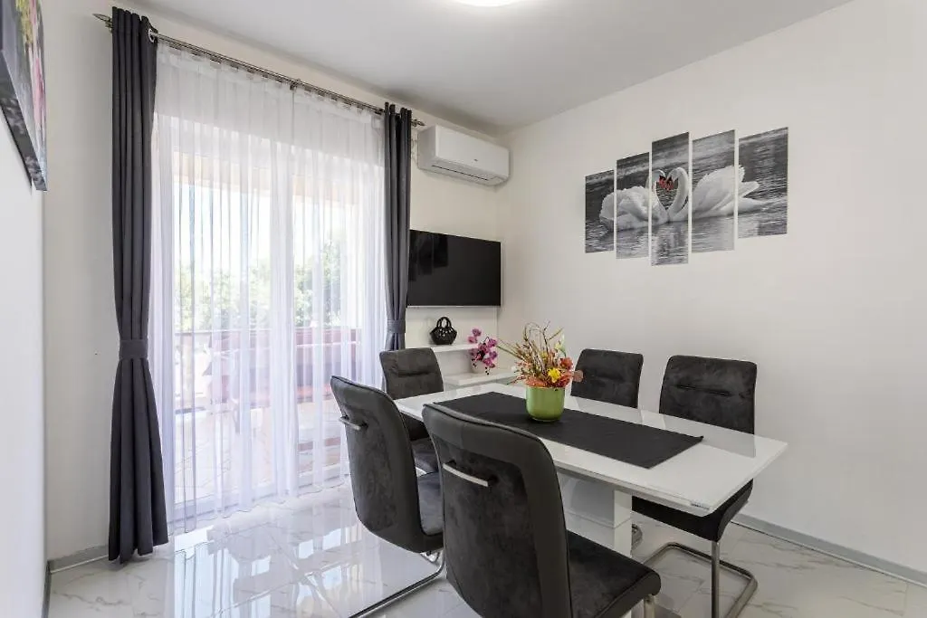 Apartman Naomi Krk Town Croatia
