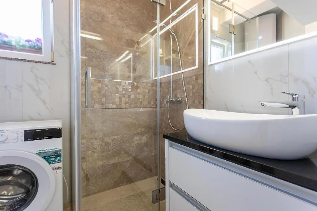 Apartman Naomi Krk Town