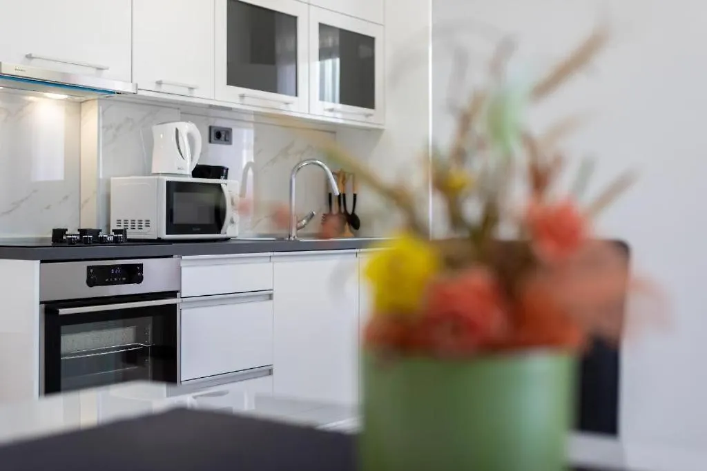 Apartment Apartman Naomi Krk Town