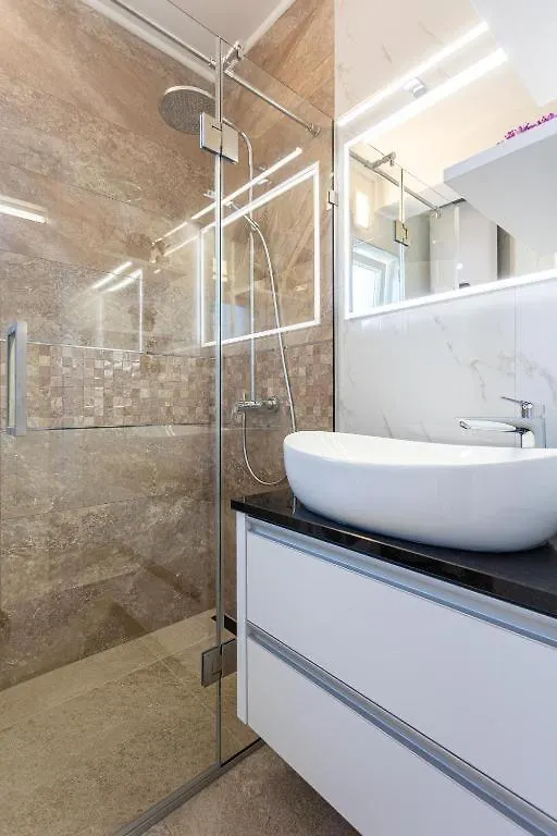Apartman Naomi Krk Town 0*,